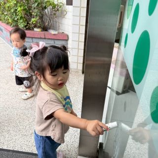 LINE_ALBUM_手指謠、搭火車、蛋大頭照_250610_10