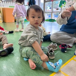 LINE_ALBUM_抱球及穿襪_260311_197