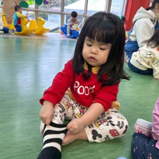 LINE_ALBUM_抱球及穿襪_260311_203