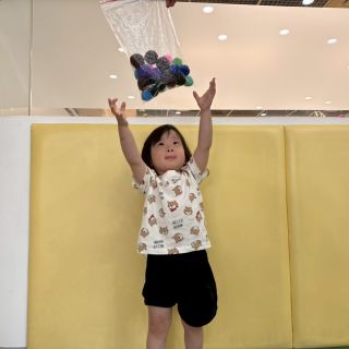 LINE_ALBUM_拍袋子_260520_104
