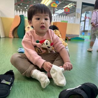 LINE_ALBUM_抱球及穿襪_260311_195