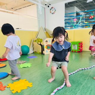 LINE_ALBUM_跳爬走_260807_23
